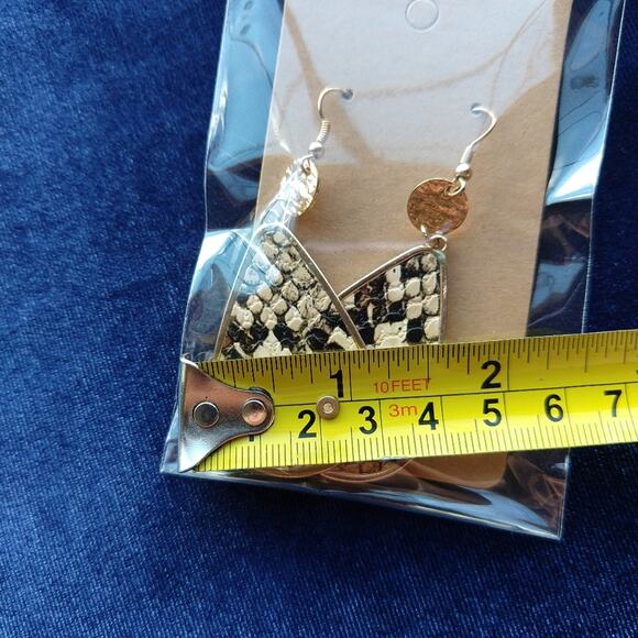 Snakeskin Teardrop Earrings gold fashion costume jewelry fish hook lure textured - Picture 6 of 7